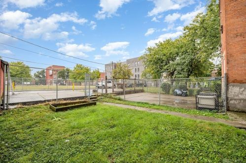 2130 Hatmaker St, Cincinnati OH 45204-1979 exterior