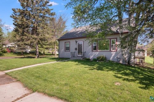 5301 Glendale St, Duluth, MN 55804-1112