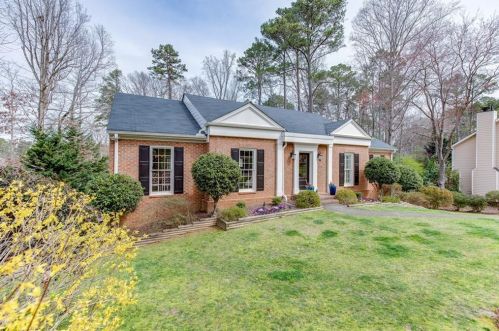 4426 Ivywood Dr, Marietta, GA 30062-6433