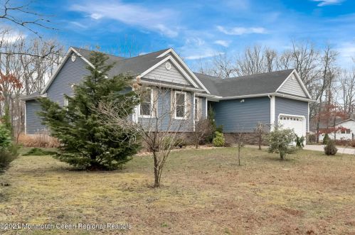 62 Cranmer Rd, Berkeley Township, NJ 08721-1717