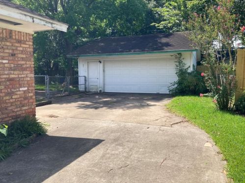 10218 Catlett Ln, Morgans Point TX  77571-4216 exterior