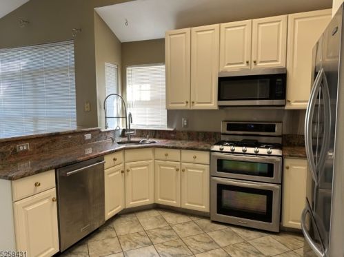 39 Woodmont Dr, Dover NJ  07869-3738 exterior