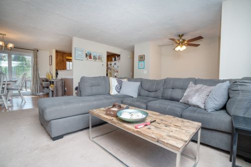 10 Madera Cir, Nashua, NH 03062-1474