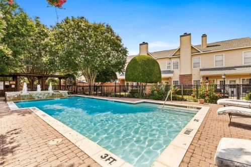 2402 Southlake Ct, Irving TX 75038-5654 exterior