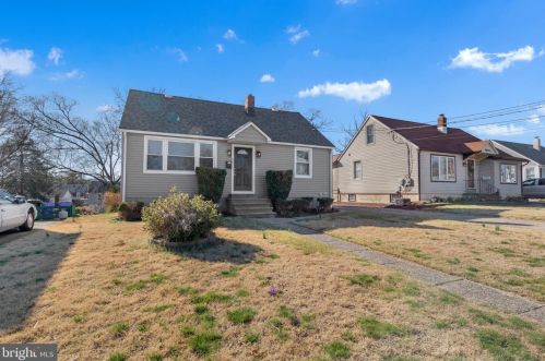 22 Campanell Ave, Gloucester, NJ 08031-2320