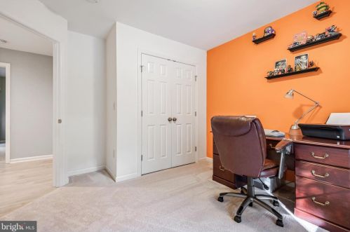 319 Devon Dr, Lancaster PA  17603-4609 exterior