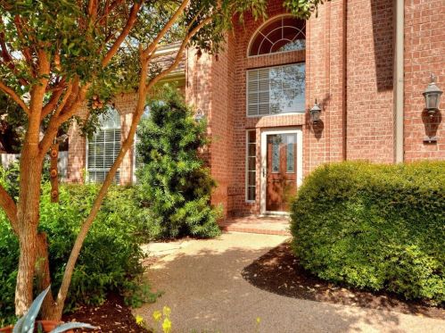 15820 Chatham Wood Dr, Austin TX  78717-4860 exterior