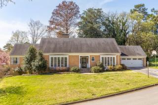 300 Lynncrest Dr, Chattanooga, TN 37411-1815