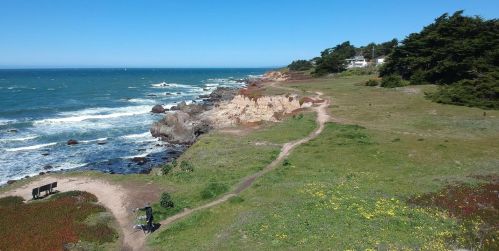 2198 Vallemar St, Moss Beach, CA 94038-9401