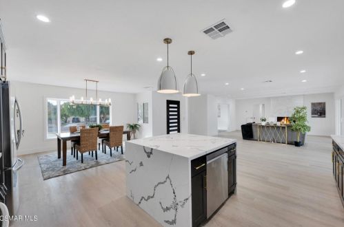 3096 Reservoir Dr, Simi Valley CA  93065-1001 exterior