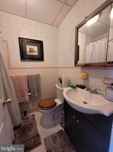 8202 Ditman St, Philadelphia PA 19136-2814 exterior