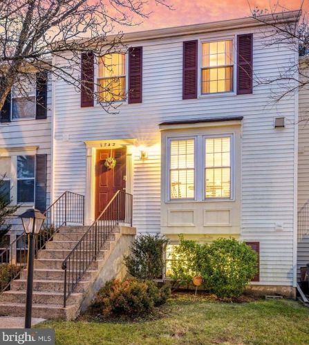 1742 Sundance Dr, Herndon, VA 20194-5612