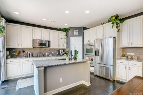 26140 Davies Dr, Aurora CO  80016-6100 exterior