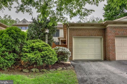 1843 Spring Ridge Ln, Lancaster PA  17603-6794 exterior