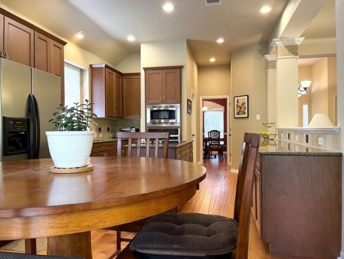 1916 Creole Dr, Austin TX  78727-3420 exterior