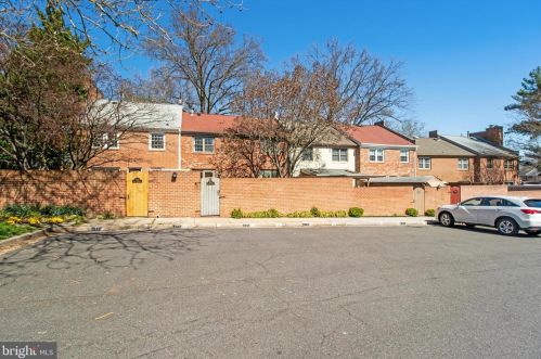 5940 Queenston St, Springfield VA  22152-1731 exterior