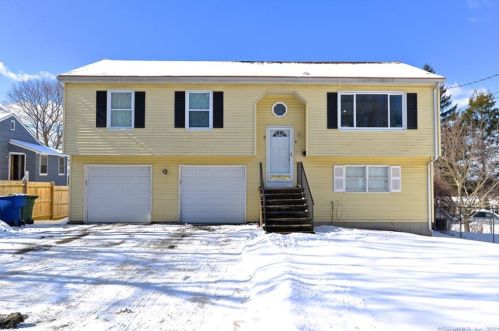 14 Sumac St, Waterbury, CT 06704-3828