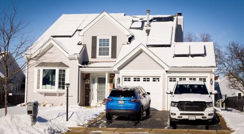 40 Jackson Ln, Streamwood, IL 60107-1300
