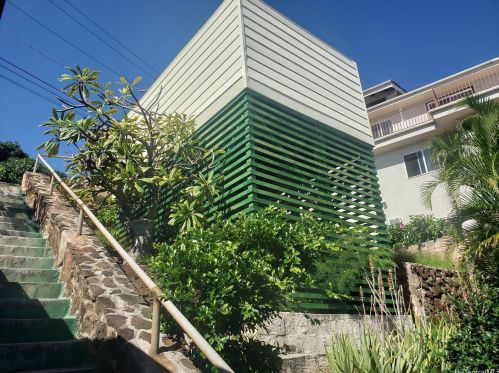 1753 Iwi Way, Honolulu HI  96816-3826 exterior