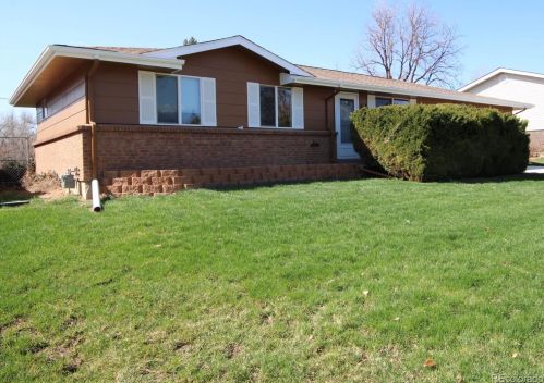 389 Nile St, Aurora CO 80401-2934 exterior