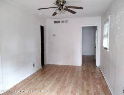 10 Shoreland Ter, Middletown NJ  07748-6201 exterior