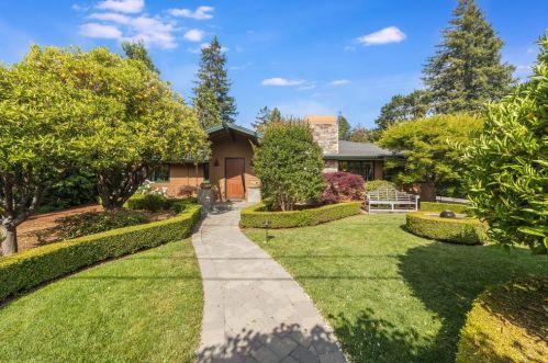 890 Echo Dr, Los Altos, CA 94024-4815