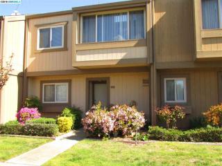 3162 Fiji Ln, Alameda, CA 94502-6917