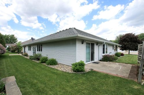 840 Hillcrest Rd, Cedar Mills, MN 55350-1312