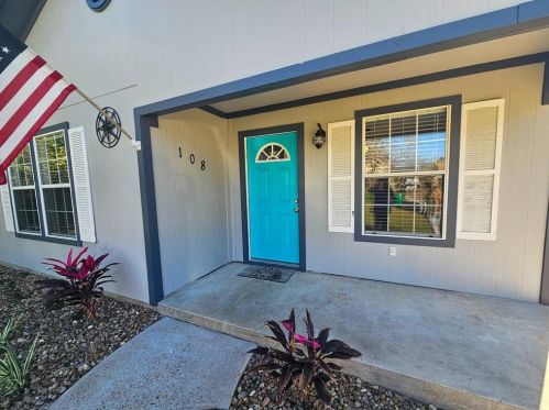 108 Oriole Ln, Angleton TX  77515-3825 exterior