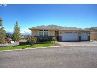 360 Stonegate Dr, Washougal, WA 98671-8526