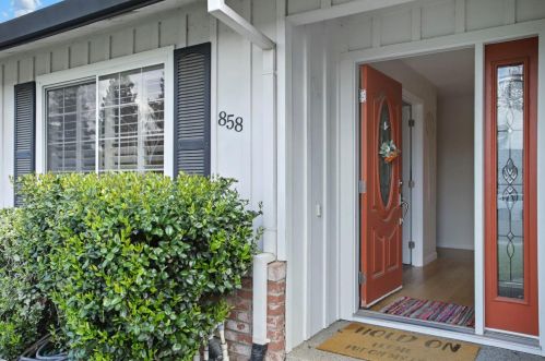 858 Kramer Dr, Lodi, CA 95242-3705