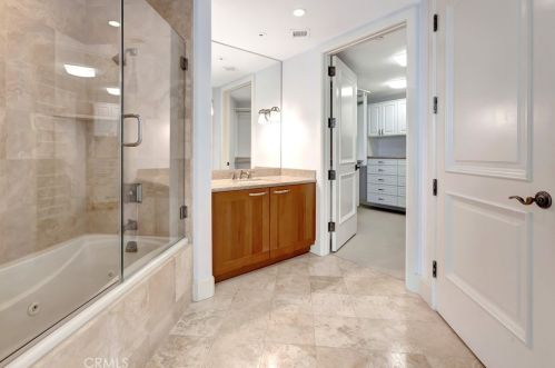 5082 Scholarship, Irvine CA  92612-5695 exterior