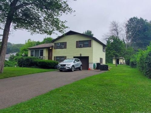 17 Pond Dr, Waterbury, CT 06716-2322