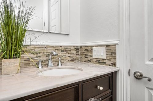 513 15th St, Huntington Beach CA  92648-4045 exterior