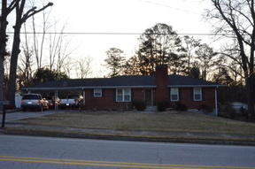 131 Tusten St, Elberton, GA 30635-2523