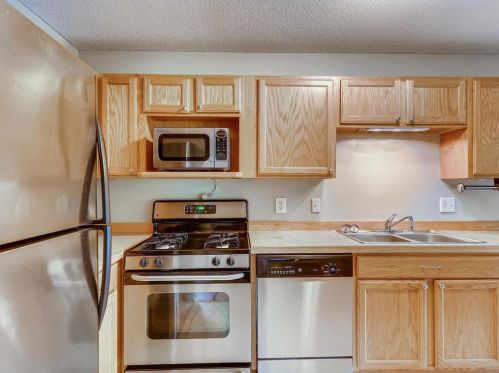 1700 Hickory Hill Dr, Saint Paul MN  55122-2410 exterior