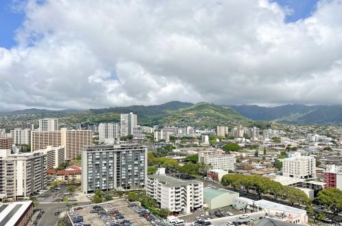 1655 Makaloa St, Honolulu HI  96814-3946 exterior