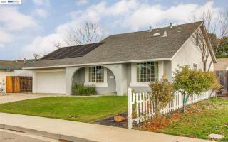 837 Hanover St, Livermore, CA 94551-1553