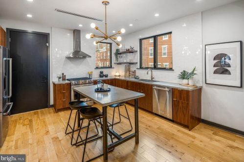 2401 Emerald St, Philadelphia PA  19125-1204 exterior