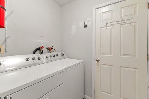 62 Goldfinch Dr, Hackettstown NJ  07840-3008 exterior