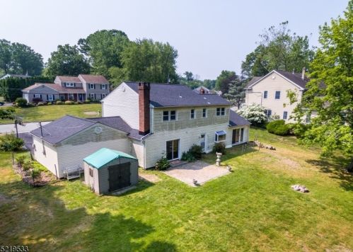 24 Normandy Dr, Parsippany NJ  07054-4070 exterior