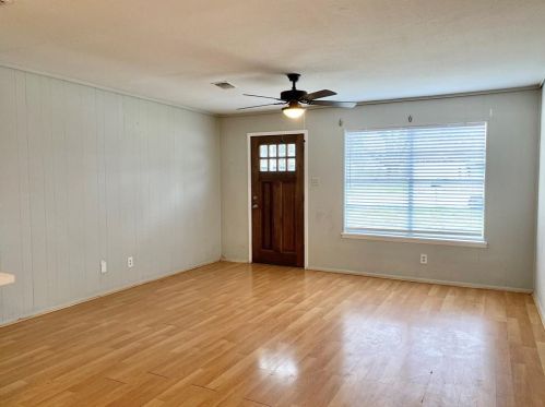324 Collin St, Nevada, TX 75173-7132