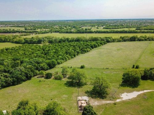 8959 Hilltop Rd, Argyle TX 76226-5012 exterior