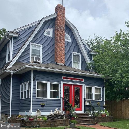 1622 River Dr, Camden, NJ 08110-2922