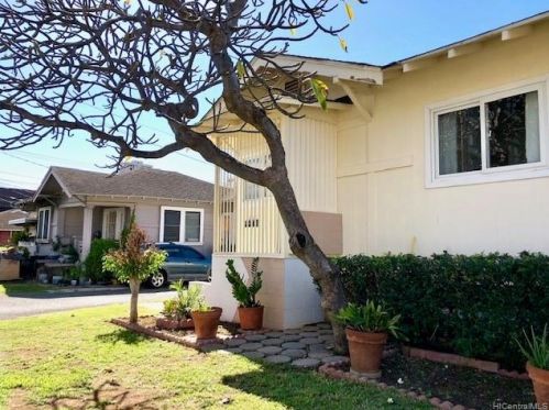 1813 Waiola St, Honolulu HI  96826-2646 exterior