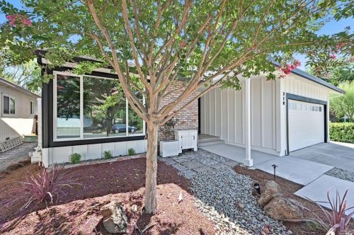 310 Grandview Ct, Healdsburg, CA 95448-4308