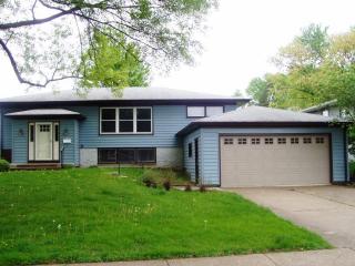 1558 Garfield St, Davenport, IA 52804-1750
