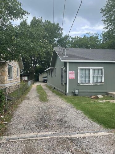 107 Dwight Ave, Dallas TX  75211-3731 exterior