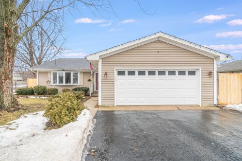 805 Cooper Rd, Mokena, IL 60451-3200