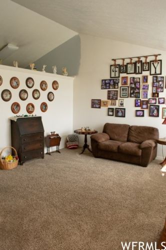 1567 1075, Clearfield, UT 84015-5305